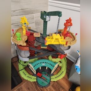 Thomas & Friends Yellow and Green Action Playset